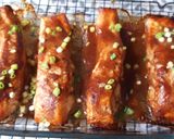 Foto del paso 7 de la receta: Salmón jerk con chips y ensalada