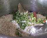 फुलकोबी तुरीच्या दाण्याचा पुलाव : (fulgobi turichya danyacha cauliflower pulao recipe in marathi) रेसिपी स्टेप 2 फोटो