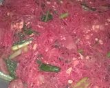 Foto langkah ke 8 dari resep Bihun buah naga.