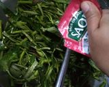 Foto langkah ke 4 dari resep Tumis kangkung saus Tiram.