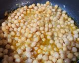 Foto del paso 3 de la receta: Medallones de merluza con garbanzos