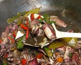 Foto langkah ke 4 dari resep Cumi Masak Hitam.