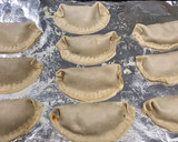 Foto del paso 5 de la receta: Empanadillas de ropa vieja y chupito de cocido