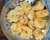 A picture of step 5 of Pineapple Shrimp Balls.