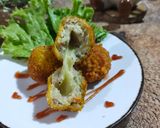 Foto langkah ke 8 dari resep Bitter Ballen Sosis Isi Mozarella.