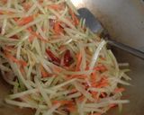 Foto langkah ke 2 dari resep Tumis Pepaya Muda.