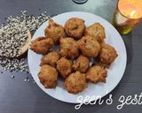 A picture of step 3 of Kaali Maash Bhajiye.