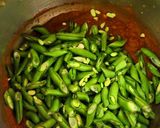 A picture of step 3 of French beans gravy.