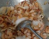 Foto langkah ke 8 dari resep Udang Cumi Saus Asam Manis.