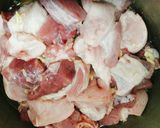 Hình bước làm 1 của món Thịt ba rọi khìa lót rau càng cua