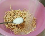Hình bước làm 2 của món Nộm Củ Cải Khô 무말랭무침