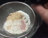 A picture of step 2 of Pizza muffins.