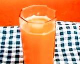A picture of step 1 of Caropapaya juice.