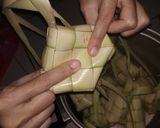 Foto langkah ke 1 dari resep Ketupat lebaran.
