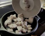 A picture of step 6 of Calamari with Shrimp in Garlic Sauce.