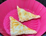 Gambar langkah 6 resipi 👩‍🍳Apple Honey Fold-Over Puff.