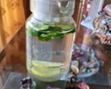 A picture of step 2 of Detox water.