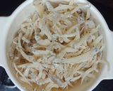 Foto langkah ke 3 dari resep Tumis Daun Singkong Teri Pedas.