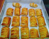 Foto langkah ke 4 dari resep Puff pastry isi sosis & keju.