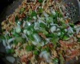 A picture of step 4 of Vegetable chicken roll.