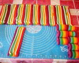 Foto langkah ke 5 dari resep Mini rainbow roll cake.