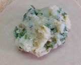 A picture of step 3 of Aloo Paratha.