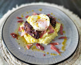 Foto del paso 7 de la receta: Puré de patata con jamón, foie y huevo poché trufado