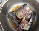 Hình bước làm 2 của món Cá nục hoa kho thơm