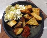 Foto langkah ke 2 dari resep Tempe terong kobis penyet.