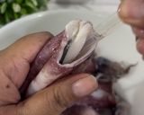 Foto langkah ke 1 dari resep Cumi Ikan Laut Pedas Viral ala Meldi.