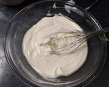 Foto del paso 3 de la receta: Pastel de yogur “alas de mariposa”