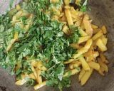 A picture of step 2 of Methi aloo bhaji.