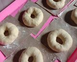 Foto langkah ke 4 dari resep Donat ekonomis tanpa telur.