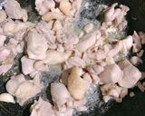 Hình bước làm 2 của món Gà cay phô mai