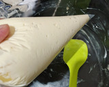Foto langkah ke 7 dari resep Bolu Ketan Hitam Keju Lumer.