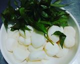 Hình bước làm 1 của món Thịt kho củ năng & rau răm