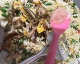 Gambar langkah 4 resipi Nasi Goreng Ikan Goreng.