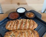 A picture of step 3 of Chicken cheese bread.