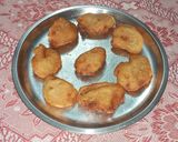 A picture of step 4 of Sweet fritters of sweet potato or sakarkandi ke pue.