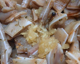Foto del paso 8 de la receta: Orejas de cerdo al pimentón