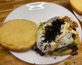 Foto del paso 4 de la receta: Hamburguesa de corzo con huevo trufado