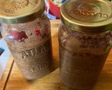 A picture of step 4 of Chocolate covered strawberry overnight oats.