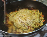 Foto del paso 4 de la receta: Espaguetis con pollo y curry al estilo tailandés en 20 minutos