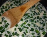 Foto del paso 1 de la receta: Salsa blanca con cebolla de verdeo para acompañar pastas