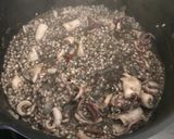 Foto del paso 4 de la receta: Risotto de chipirones y langostinos