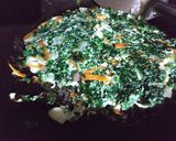 Foto langkah ke 4 dari resep Omelet bayam kuning telur.