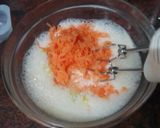 Foto del paso 4 de la receta: Bizcocho de zanahoria, lima y cacao con helado
