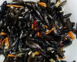 Hình bước làm 2 của món Cá lia thia kho khô