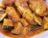 Foto del paso 10 de la receta: Pollo en salsa con calabacín