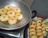 Foto langkah ke 6 dari resep Donat Bedak ManTul.
